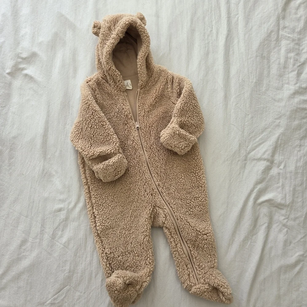 Baby GAP Cozy Teddy Fleece Hooded One-Piece in Tan Size 6-12 Months
